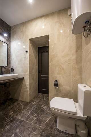 Апартаменты Apartments on Ploscha Lva Tolstoho Киев Апартаменты с балконом-6