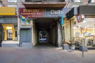 Апартаменты Apartments on Ploscha Lva Tolstoho Киев Апартаменты с балконом-8