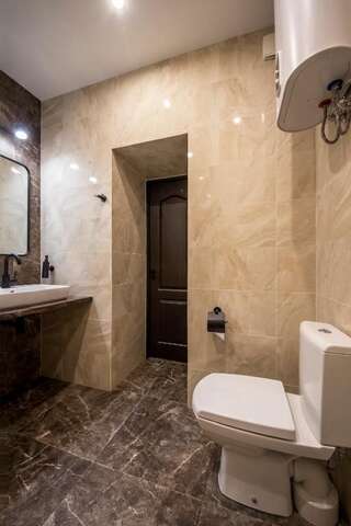 Апартаменты Apartments on Ploscha Lva Tolstoho Киев Апартаменты с балконом-14